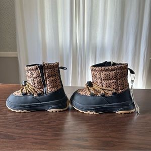 NTW Zara Toddler Quilted Boots sz 9.5